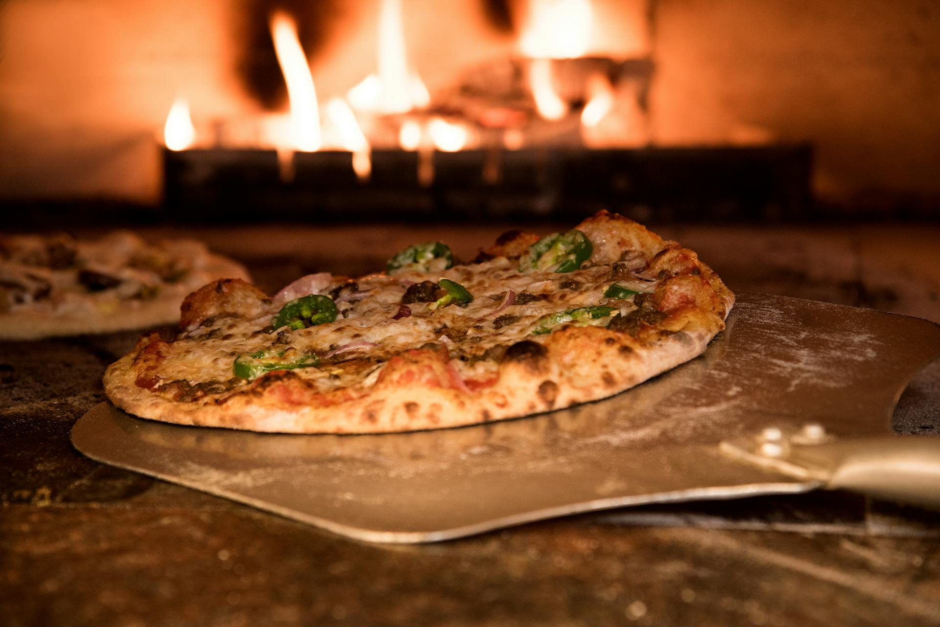 Pizza messa nel forno